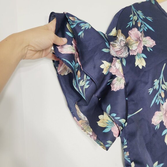 Another Story Women Satiny Look Pink Floral Bell  Sleeve Cropped Blouse Size XS - Picture 4 of 10